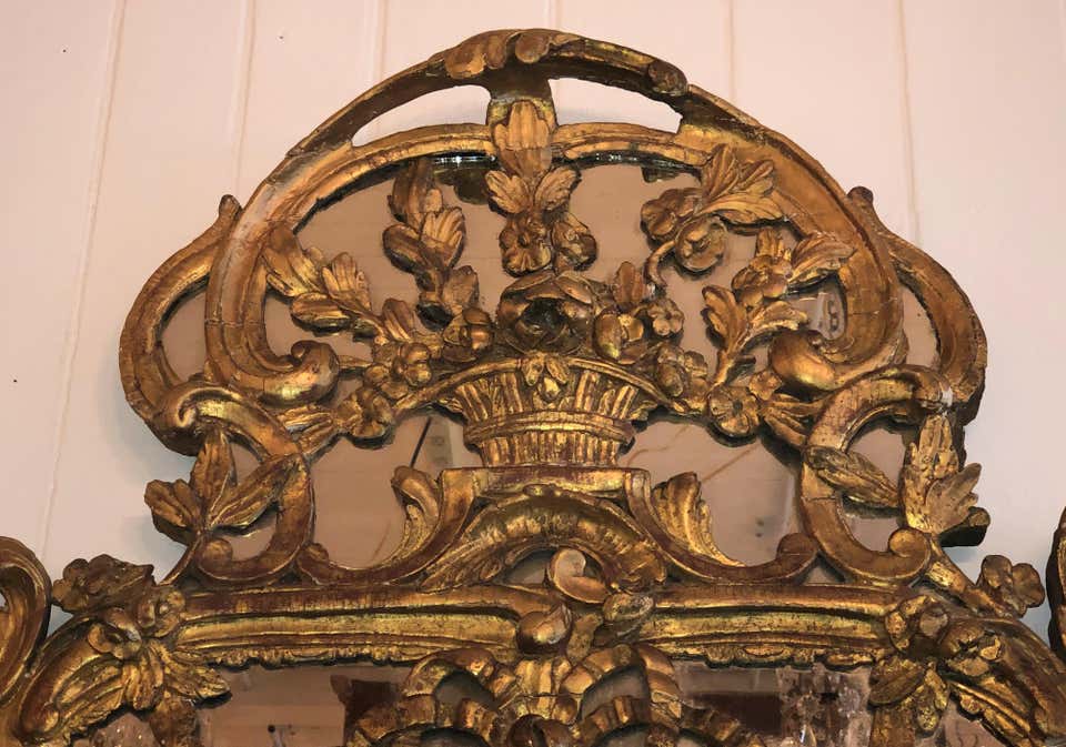 Carved Giltwood Easle - Giltwood